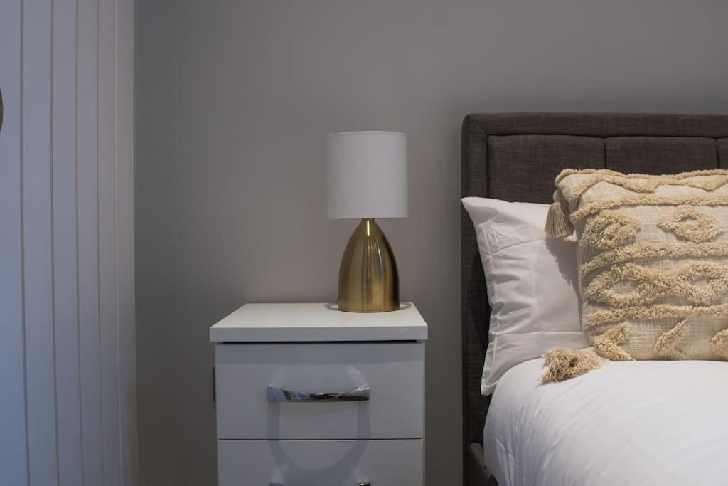 Spacious Apartment In City Centre - Free Parking Nottingham Zewnętrze zdjęcie